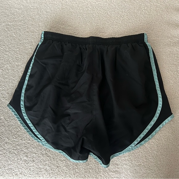 Nike Dri fit Shorts - Picture 2 of 3